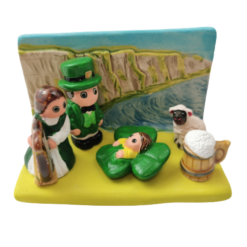 MINI CRECHE DU MONDE CERAMIQUE IRLANDE 8X7CM L