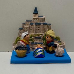 MINI CRECHE DU MONDE CERAMIQUE MONT SAINT MICHEL 8X7CM