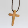 CROIX BOIS LATINE MARTELEE 5CM AVEC CORDON