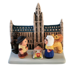 MINI CRECHE DU MONDE CERAMIQUE BELGIQUE 8X7CM