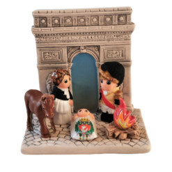 MINI CRECHE DU MONDE CERAMIQUE TRIOMPHE 8X7CM L